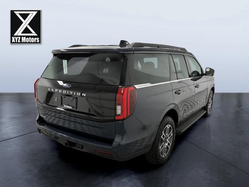 Used 2025 Ford Expedition Active AWD/4WD image 6
