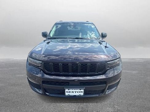 Used 2023 Jeep Grand Cherokee L Limited w/ Black Appearance Package AWD/4WD image 4