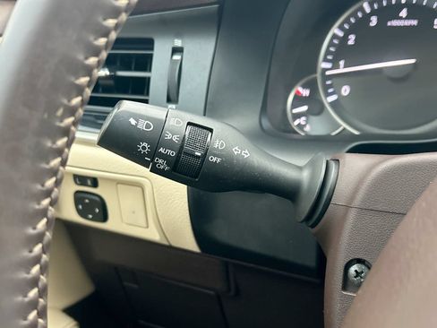 Used 2016 Lexus ES 350 w/ Accessory Package FWD image 34