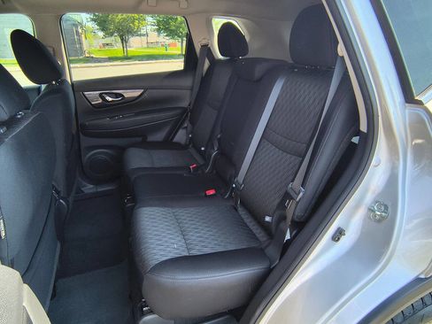 Used 2018 Nissan Rogue SV AWD/4WD image 21