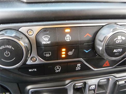 Used 2020 Jeep Wrangler Unlimited Rubicon w/ Quick Order Package 28Y Recon image 9