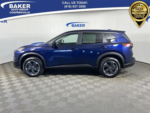 Used 2024 Nissan Rogue SV image 6