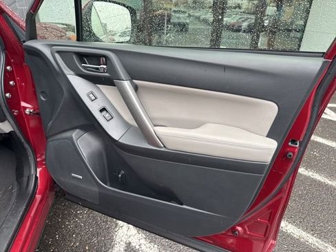 Used 2016 Subaru Forester 2.5i Touring w/ Eyesight & Navigation System image 23