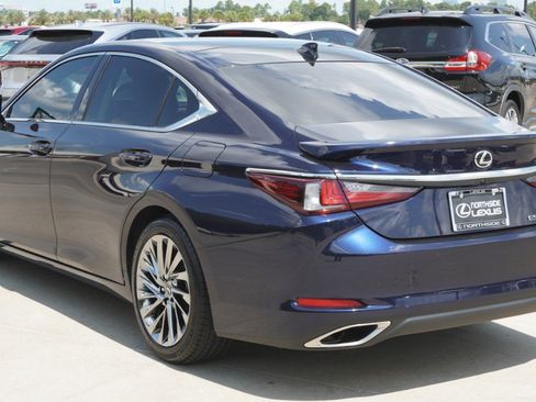 Certified 2025 Lexus ES 350 Ultra Luxury FWD image 8