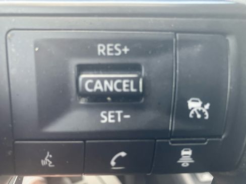 Used 2025 Nissan Kicks SV FWD image 16