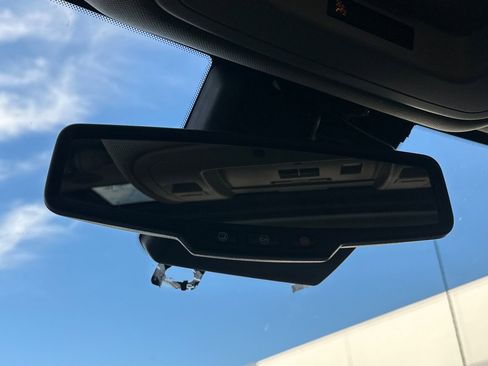 Used 2016 Chevrolet Silverado 1500 High Country image 24