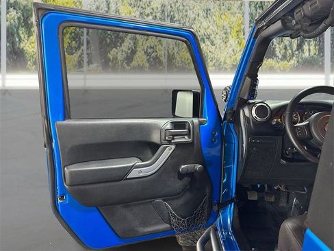 Used 2015 Jeep Wrangler Rubicon w/ Connectivity Group image 20