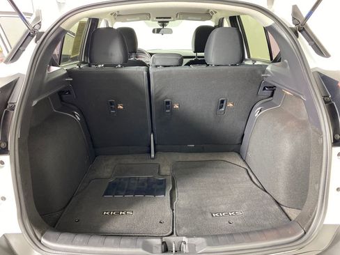 Used 2020 Nissan Kicks SV image 24