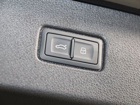 Used 2022 Audi Q7 Premium Plus w/ Premium Plus Package image 48