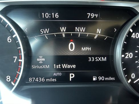 Used 2023 Nissan Pathfinder SL AWD/4WD image 15