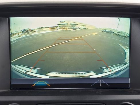 Used 2018 GMC Canyon SLT w/ Driver Alert Package image 15