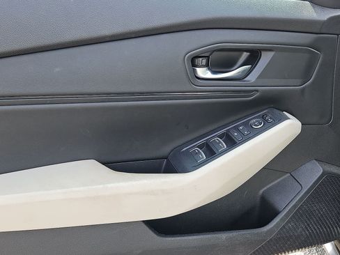 Used 2023 Honda Accord EX image 27