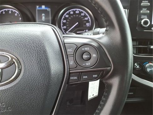 Used 2023 Toyota Camry SE image 19