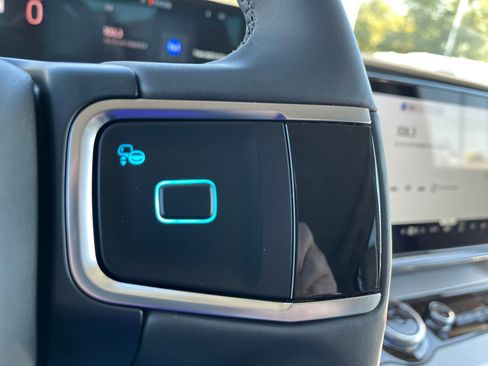 New 2025 Ford Expedition Active image 14