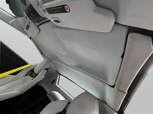 Used 2023 Chevrolet Corvette Stingray Premium Conv w/ Z51 Performance Package image 24