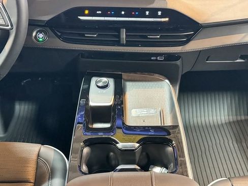 New 2025 Buick Enclave Sport Touring w/ Power Package image 30