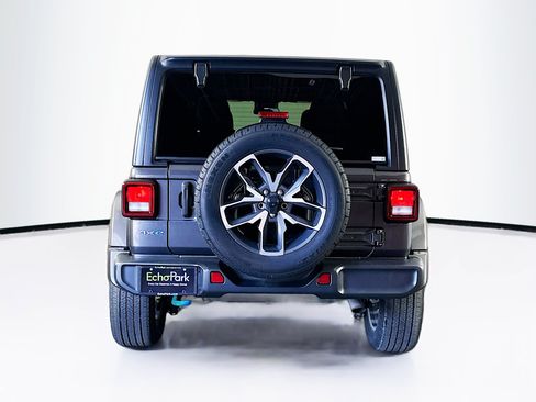 Used 2024 Jeep Wrangler Unlimited AWD/4WD image 7