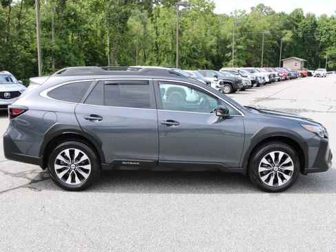 Used 2024 Subaru Outback Limited AWD/4WD image 9