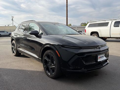 Used 2024 Chevrolet Equinox EV RS image 2