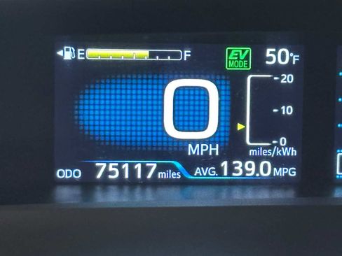 Used 2017 Toyota Prius Prime Advanced image 12