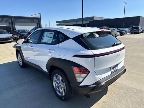 New 2026 Hyundai Kona SE FWD image 8