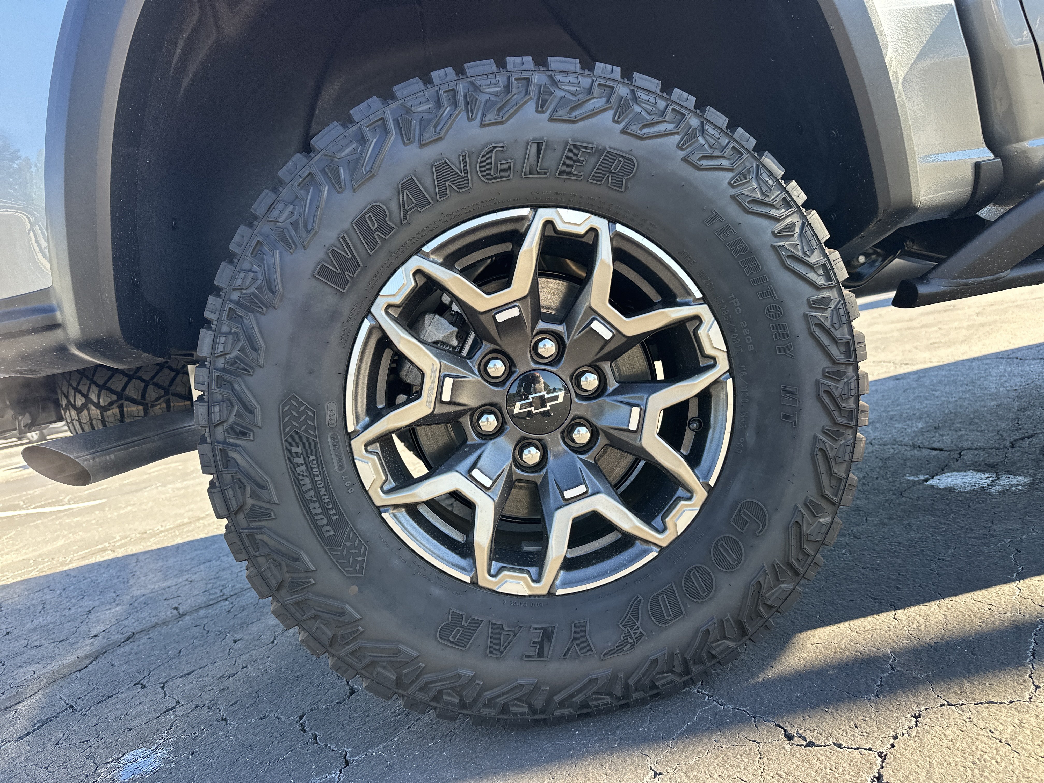 New 2026 Chevrolet Colorado ZR2 AWD/4WD image 19