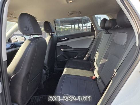 Used 2023 Volkswagen Taos SE FWD image 11