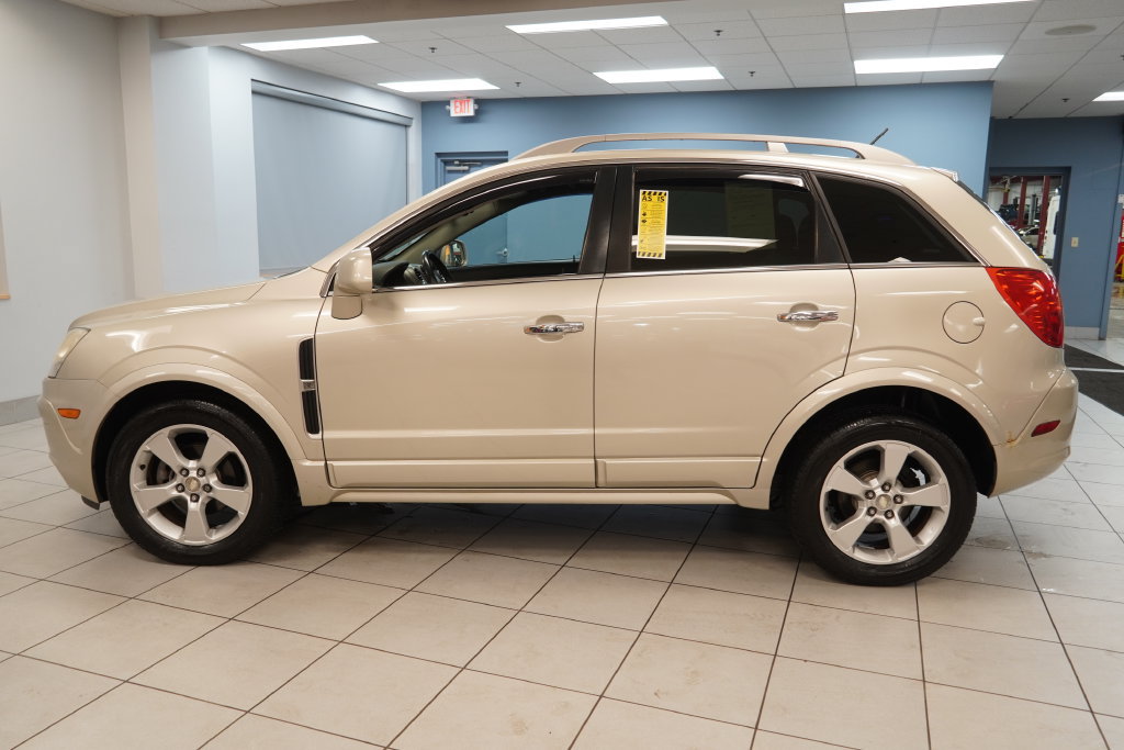 Used 2014 Chevrolet Captiva Sport LTZ FWD image 2