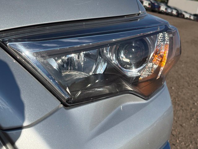 Used 2022 Toyota 4Runner Limited AWD/4WD image 9