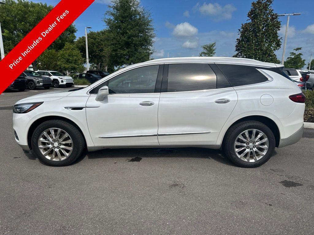 Used 2018 Buick Enclave Premium w/ Experience Buick Package FWD image 2