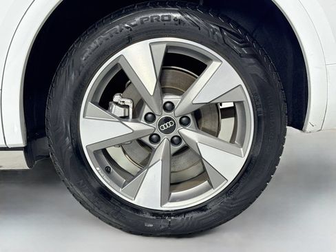 Used 2023 Audi Q5 2.0T Premium Plus w/ Premium Plus Package AWD/4WD image 9