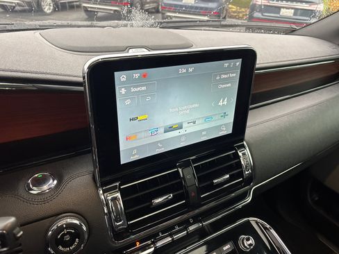 Used 2020 Lincoln Navigator Reserve w/ Equipment Group 208A Reserve image 19