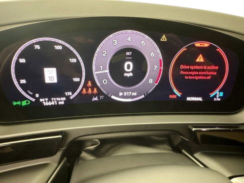Used 2024 Porsche Cayenne Coupe AWD/4WD image 12