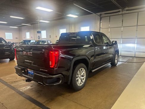 Used 2019 GMC Sierra 1500 Denali w/ Denali Ultimate Package AWD/4WD image 3