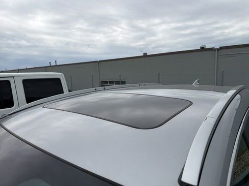 Used 2021 Honda CR-V Touring image 8