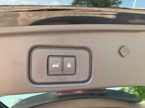 New 2026 Nissan Pathfinder SL w/ SL Premium Package FWD image 6