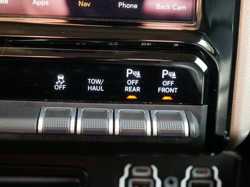 Used 2019 RAM 1500 Laramie AWD/4WD image 32