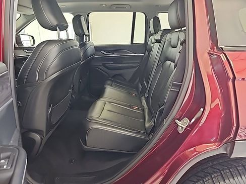 Used 2024 Jeep Grand Cherokee Limited image 27