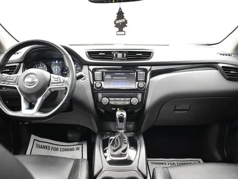 Used 2022 Nissan Rogue Sport SL w/ Premium Package image 19