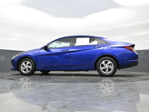 Used 2023 Hyundai Elantra SE image 25