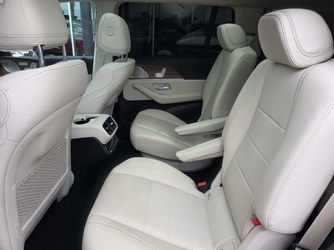 Certified 2025 Mercedes-Benz GLS 450 4MATIC image 10