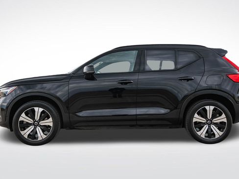 Used 2023 Volvo XC40 Recharge Plus image 9