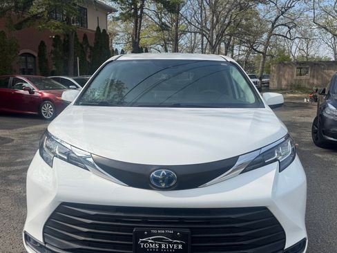 Used 2022 Toyota Sienna LE FWD image 8