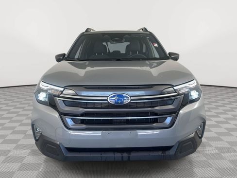 Used 2025 Subaru Forester Premium w/ Convenience Package #1 AWD/4WD image 2