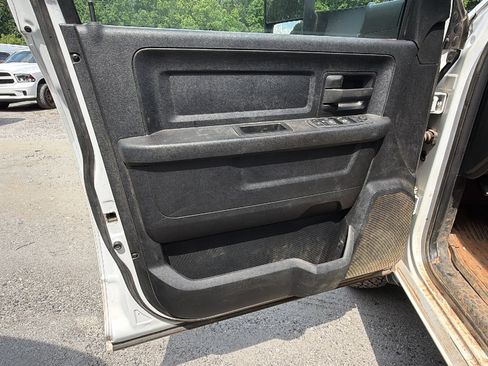 Used 2022 RAM 3500 Tradesman w/ Chrome Appearance Group AWD/4WD image 14