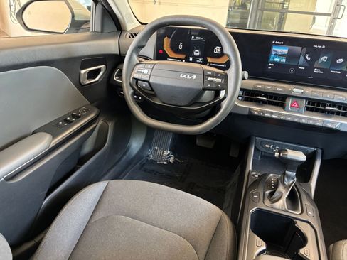 Used 2025 Kia K4 LXS FWD image 33