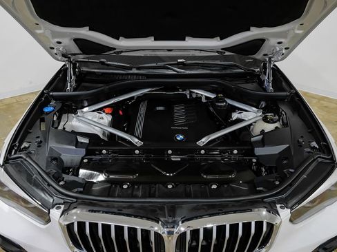 Used 2019 BMW X5 xDrive40i w/ M Sport Package image 48