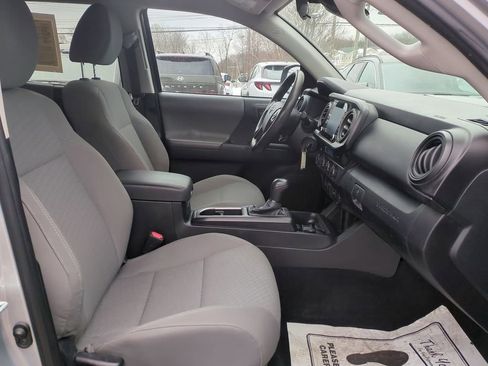 Used 2022 Toyota Tacoma SR image 26