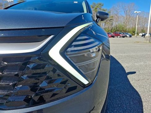 Used 2025 Kia Sportage EX image 9