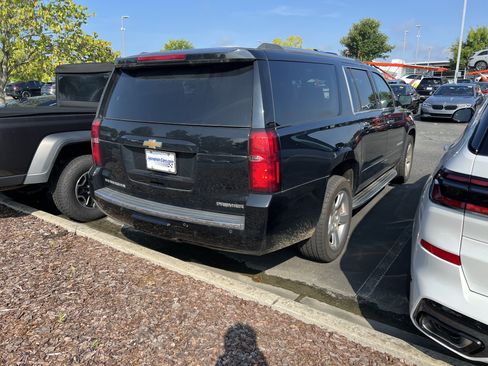 Used 2020 Chevrolet Suburban Premier AWD/4WD image 12